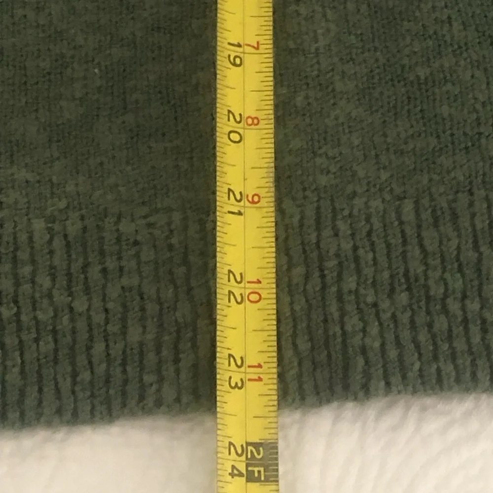 J. Crew Women’s V Neck Sweater ❗️